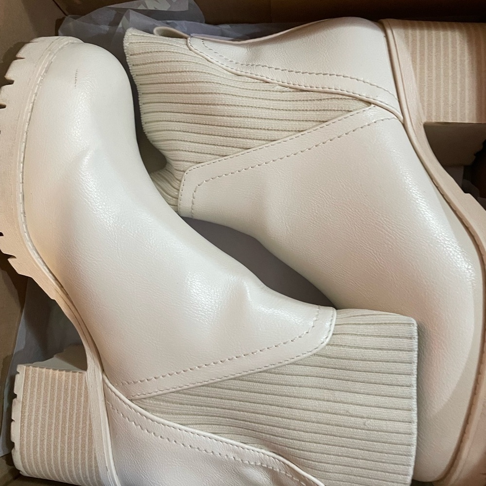 Buckle Cream Heeled Boots